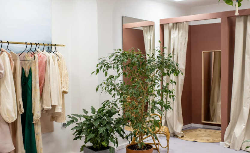 Top Fashion Stores in Singapore to Shop According to Your Colour Season