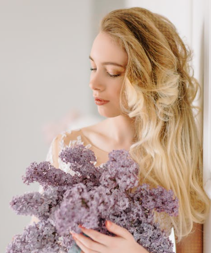 How Seasonal Colour Analysis Enhances Professional Styling Services in Singapore