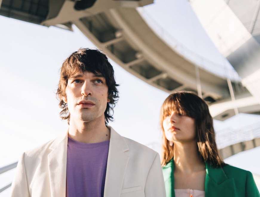 Colour Harmony in Couples’ Outfits: Coordinating Styles for Photoshoots and Events in Singapore