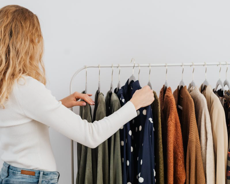 How to Refresh Your Wardrobe Sustainably: Recolour, Restyle, and Reuse Based on Your Personal Palette